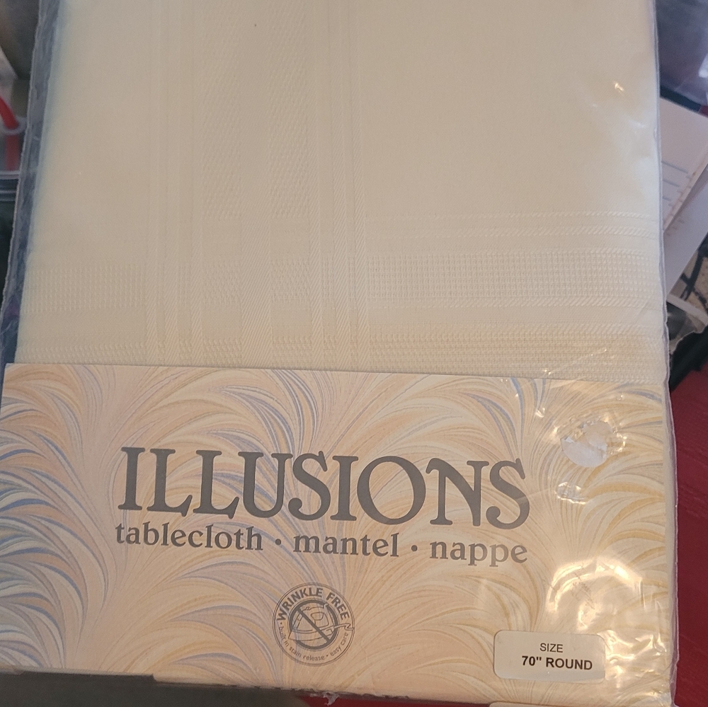 Round tablecloth
